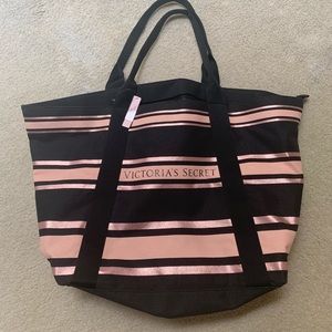 New Victoria’s Secret tote for sale ($30)